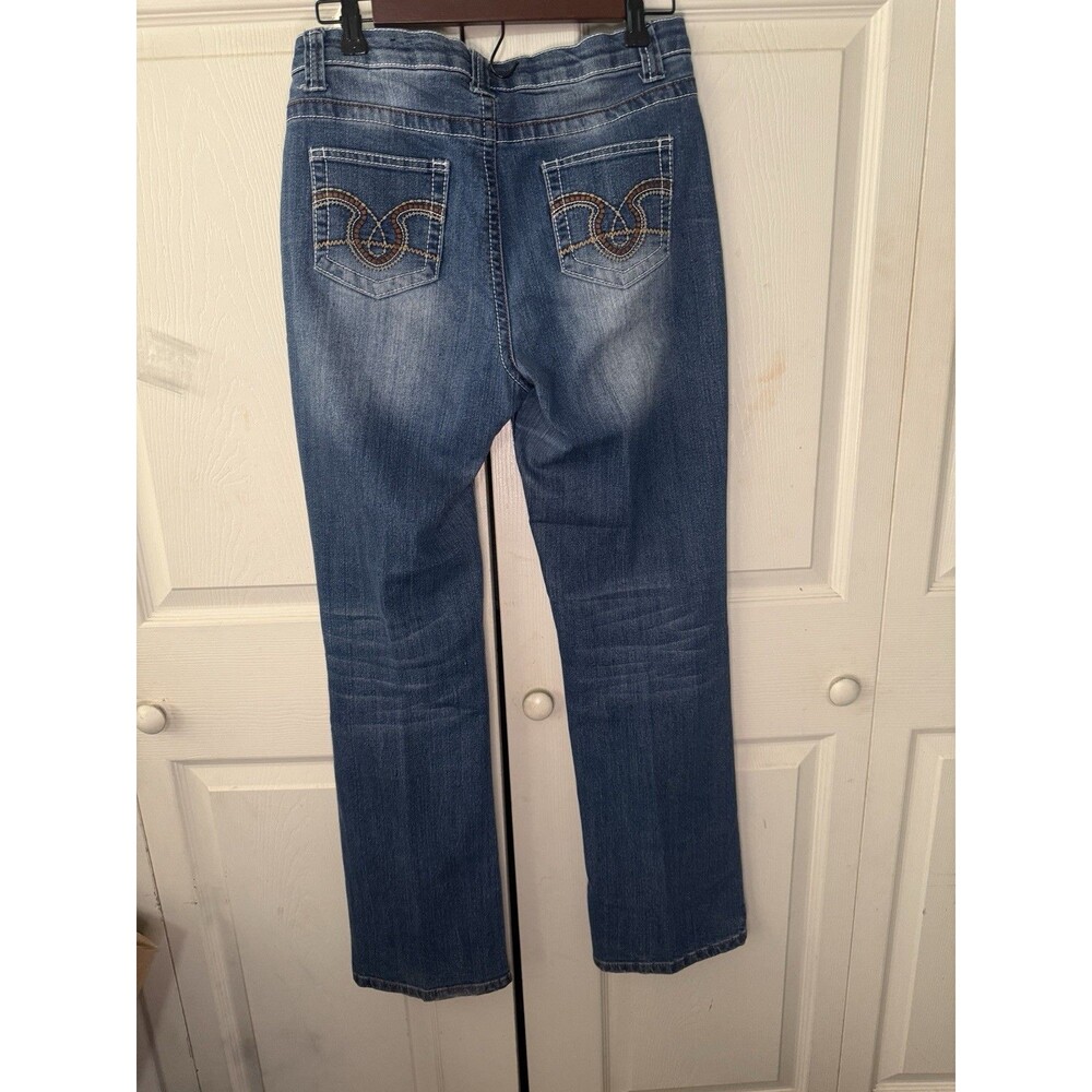 Women's SZ 8 Cato Premium  Blue Wash Denim Jeans with Embroidered Back Pockets